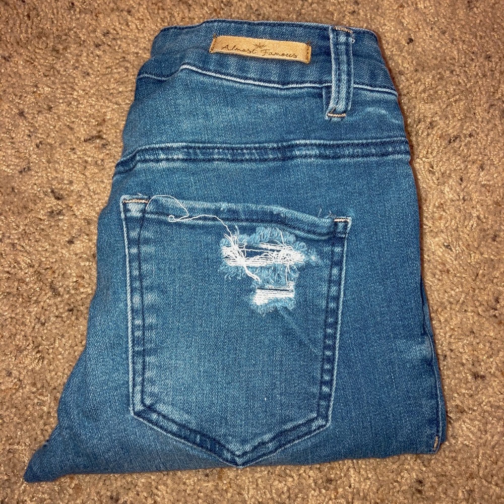 mid rise capri jeans